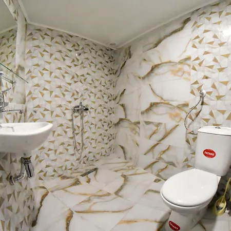 раде 1 Хотел