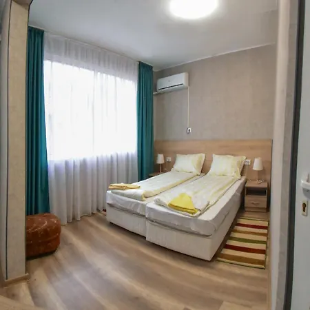 раде 1 Хотел