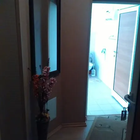 раде 1 Хотел