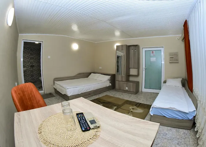 Rade 1 2* וראצה